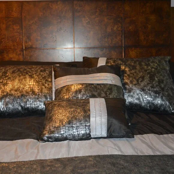Black, silver, grey Queen bedding with 4 pillows - Picture 2 of 2